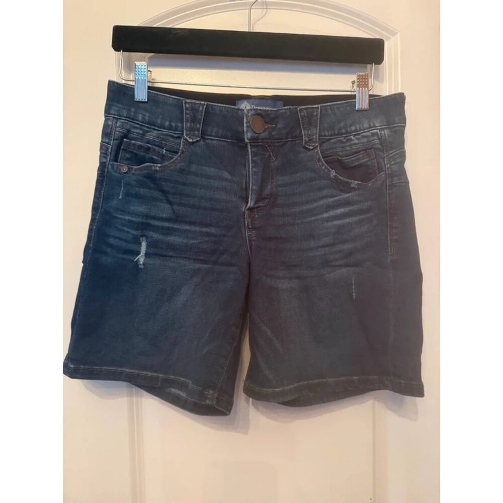 Democracy "AB" solution Shorts Size 6 EUC